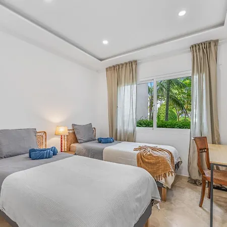 Costalita Beachside Two Bedroom Apartman *