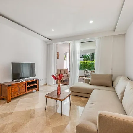 Costalita Beachside Two Bedroom Apartman *