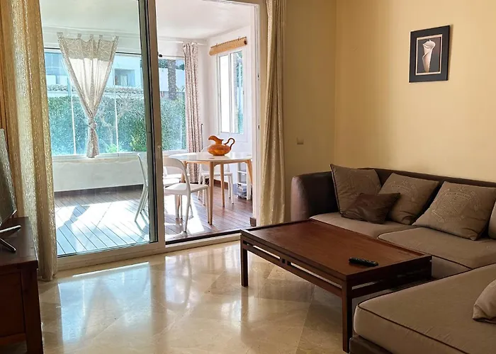 Costalita Beachside Two Bedroom Apartamento Estepona
